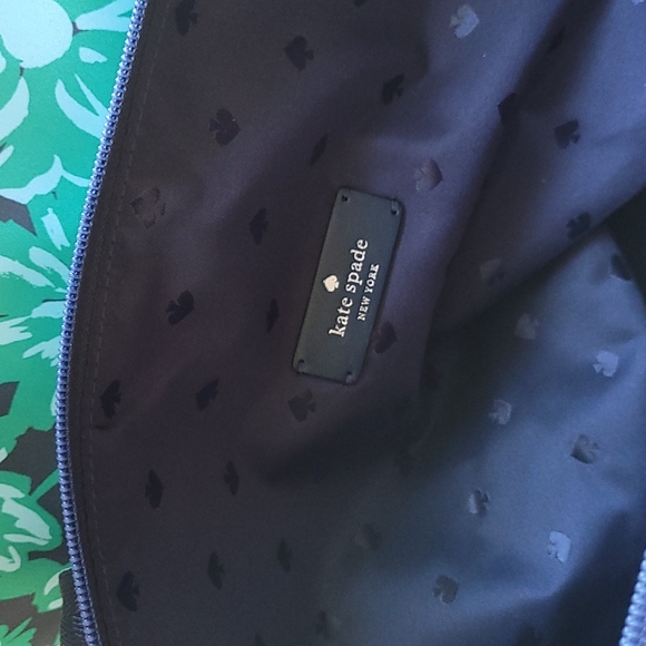 KATE SPADE NWT LARGE GREEN MULTI PACKABLE TOTE WITH WRISTLET! - Picture 12 of 13